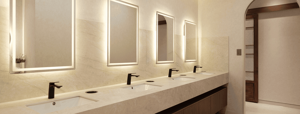Illuminated mirrors and washbasins in the 4EVER162 Hongdae powder room